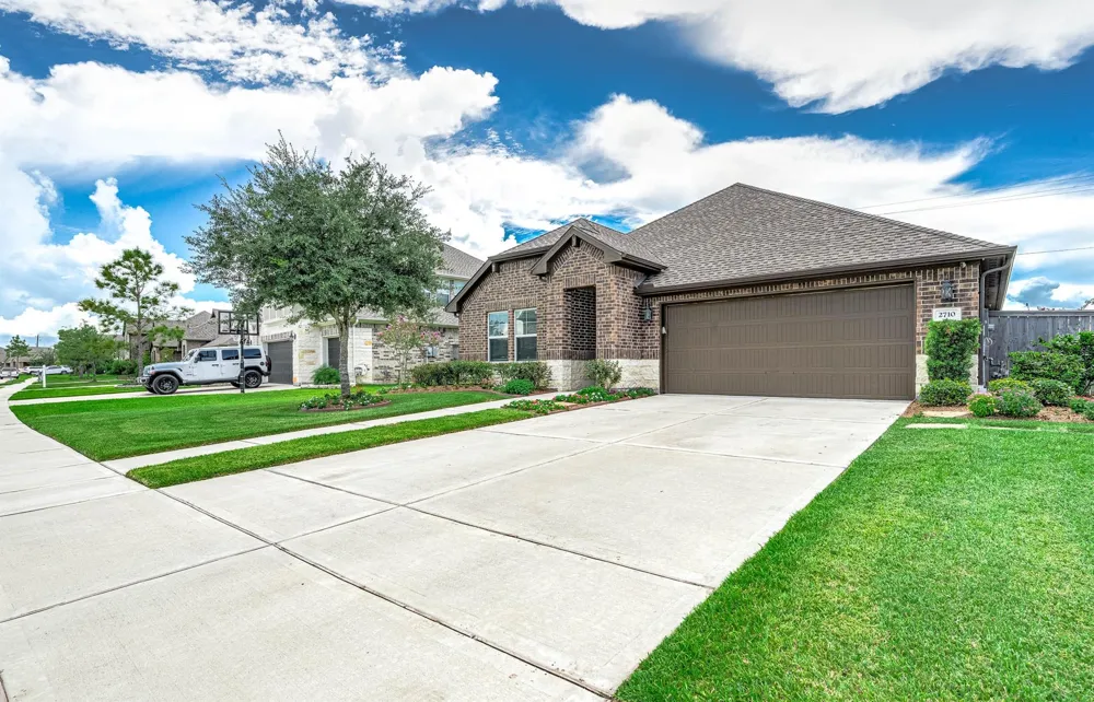2710 Summer Indigo Trail Pearland, TX 77089