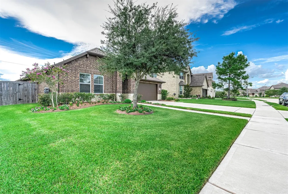 2710 Summer Indigo Trail Pearland, TX 77089