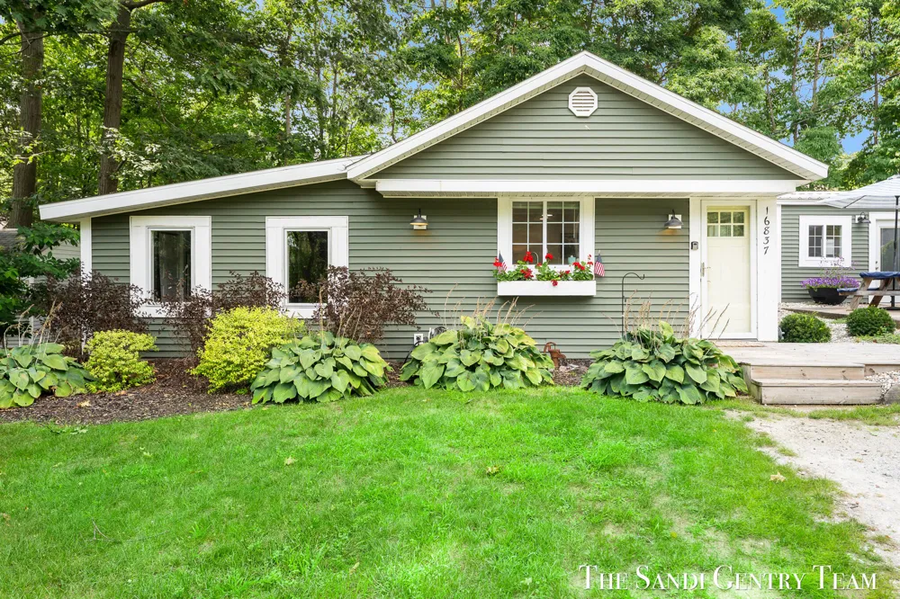 16837 Ferry Street Spring Lake, MI 49456
