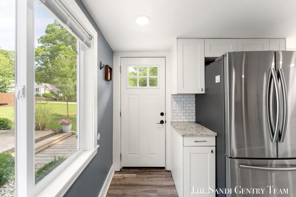 16837 Ferry Street Spring Lake, MI 49456