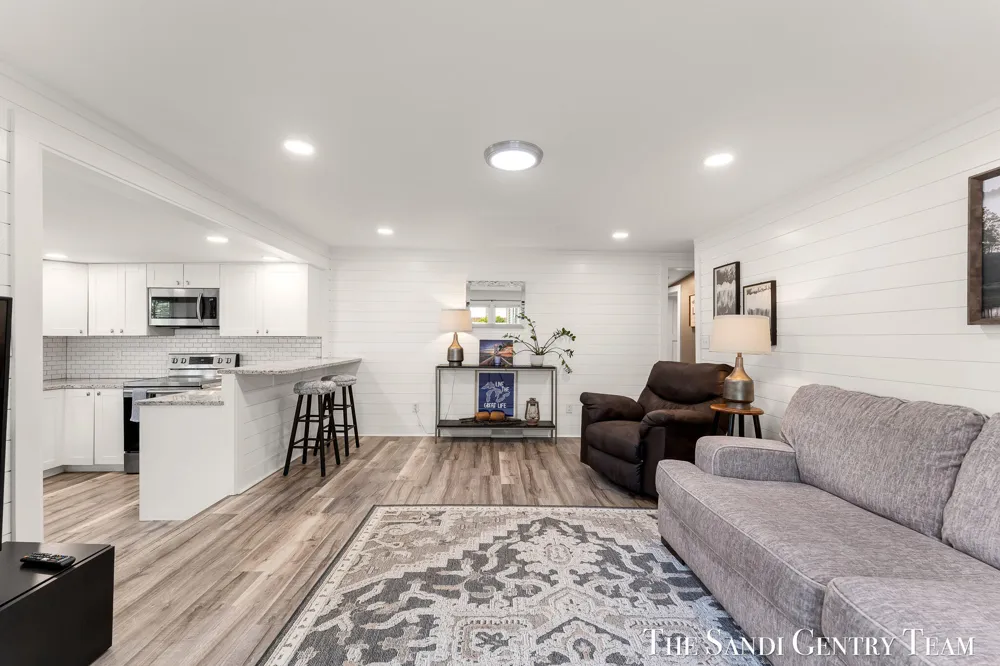 16837 Ferry Street Spring Lake, MI 49456