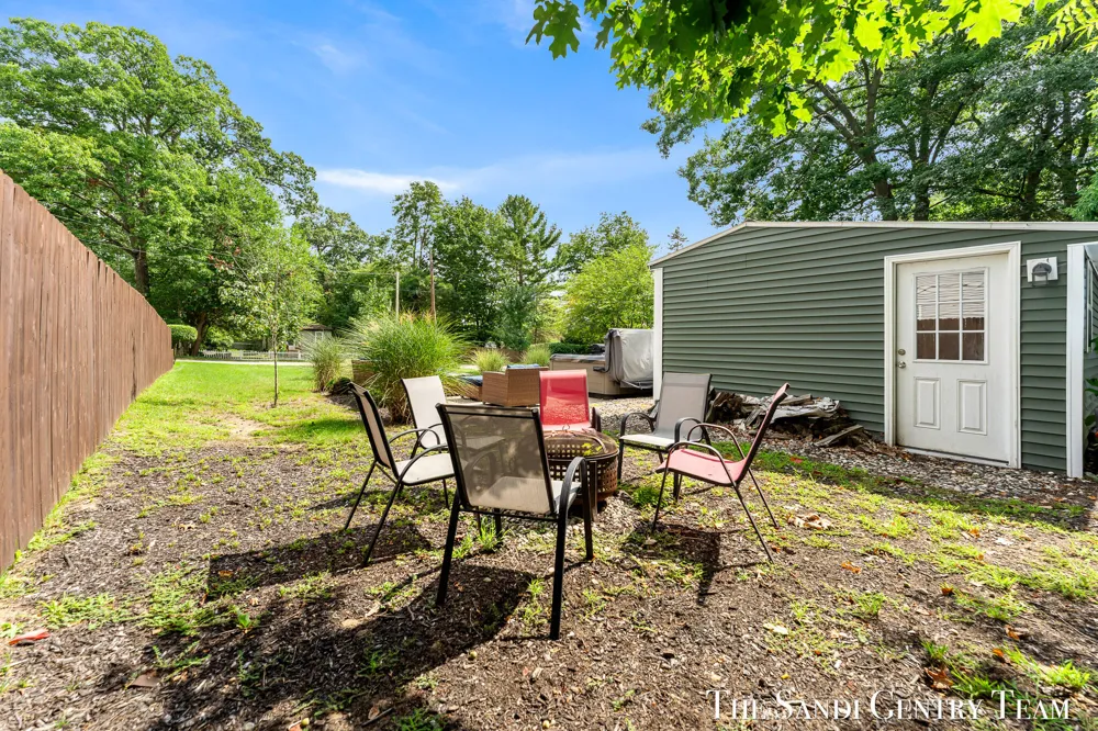 16837 Ferry Street Spring Lake, MI 49456