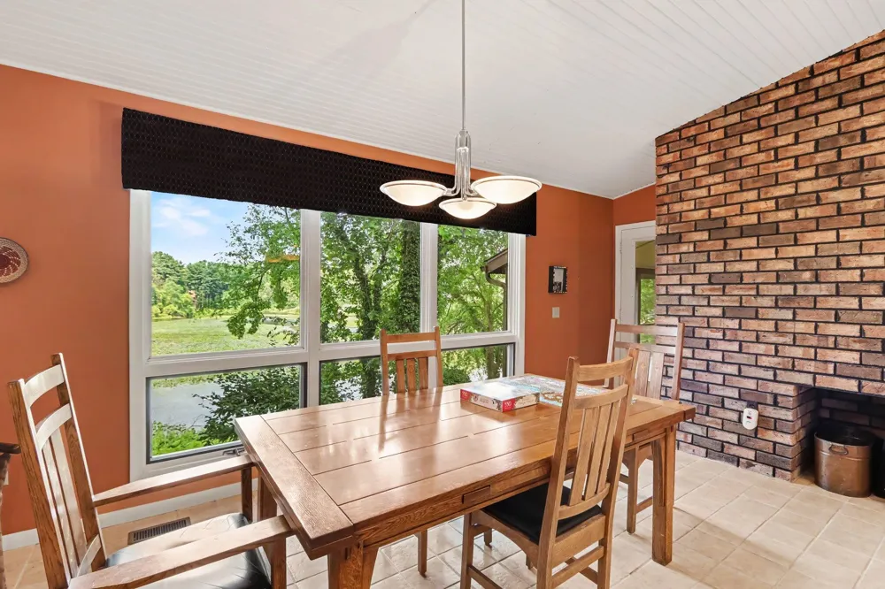 9808 Oak Forest Circle Kalamazoo, MI 49009