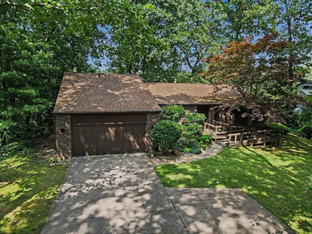 9808 Oak Forest Circle Kalamazoo, MI 49009