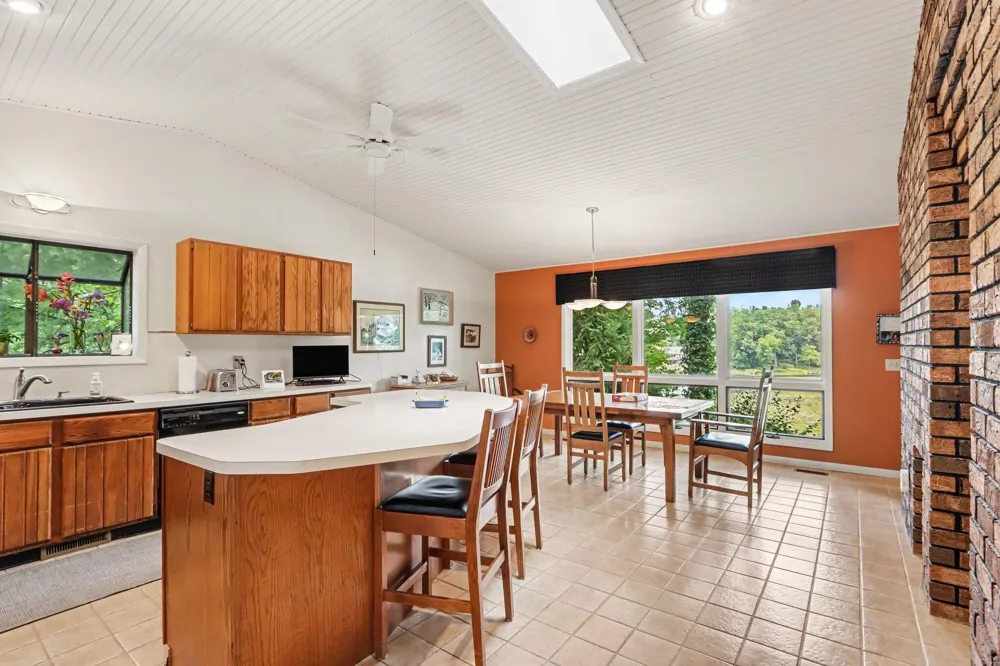 9808 Oak Forest Circle Kalamazoo, MI 49009