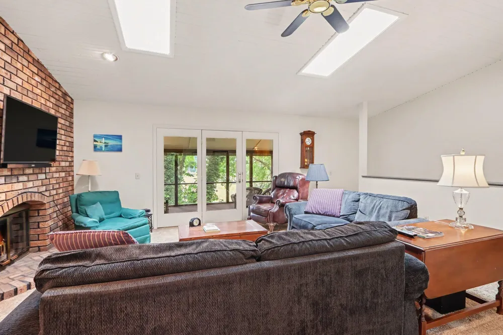 9808 Oak Forest Circle Kalamazoo, MI 49009