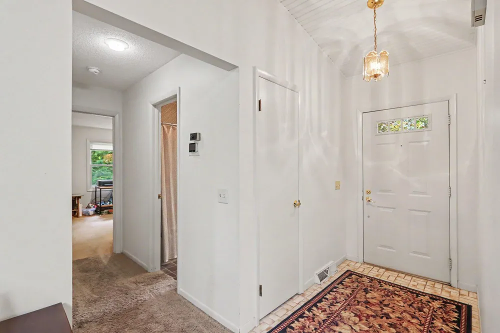 9808 Oak Forest Circle Kalamazoo, MI 49009