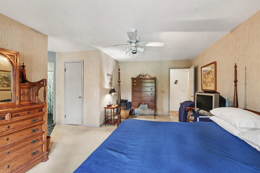 9808 Oak Forest Circle Kalamazoo, MI 49009