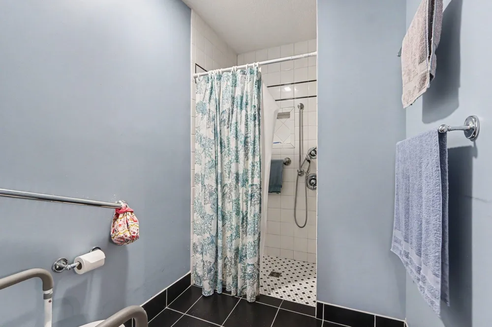 9808 Oak Forest Circle Kalamazoo, MI 49009