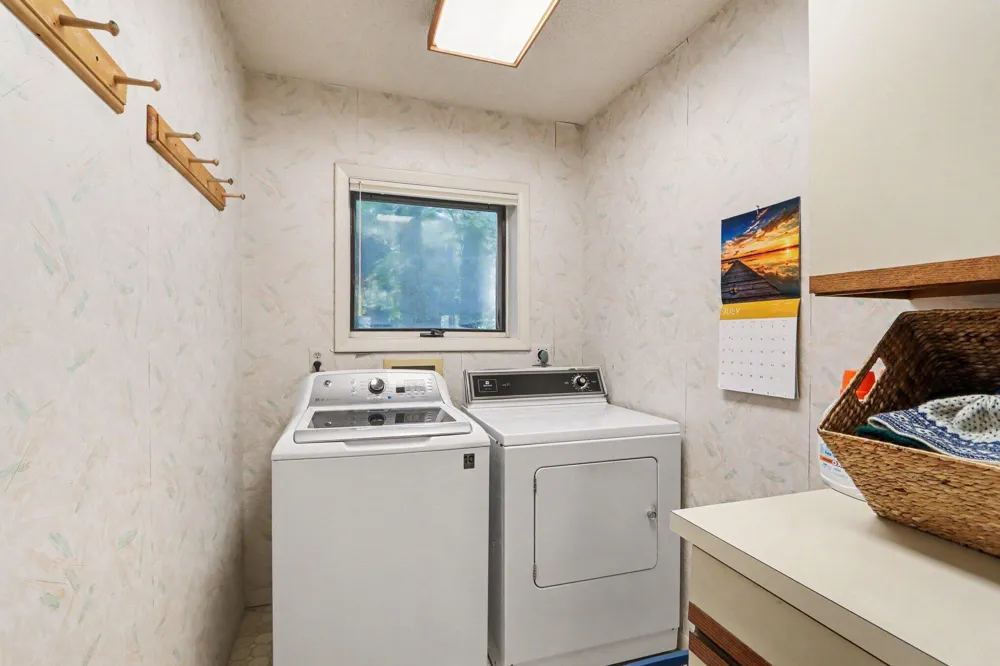 9808 Oak Forest Circle Kalamazoo, MI 49009