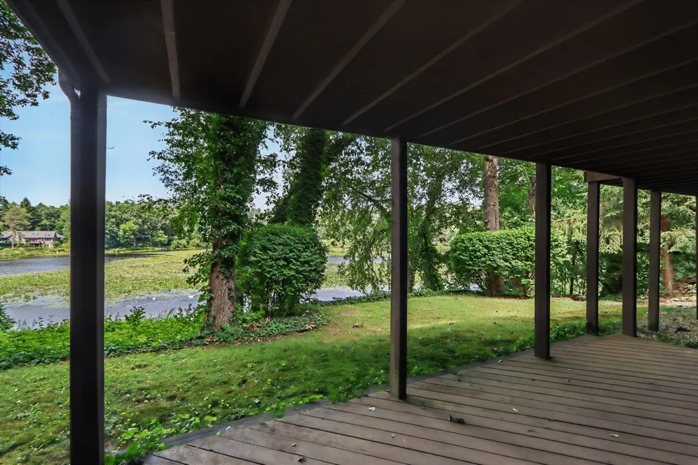 9808 Oak Forest Circle Kalamazoo, MI 49009