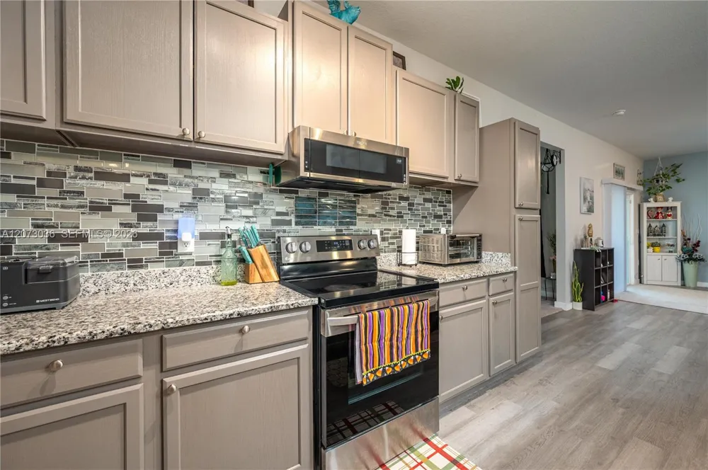182 Woodstork Way Frostproof, FL 33843