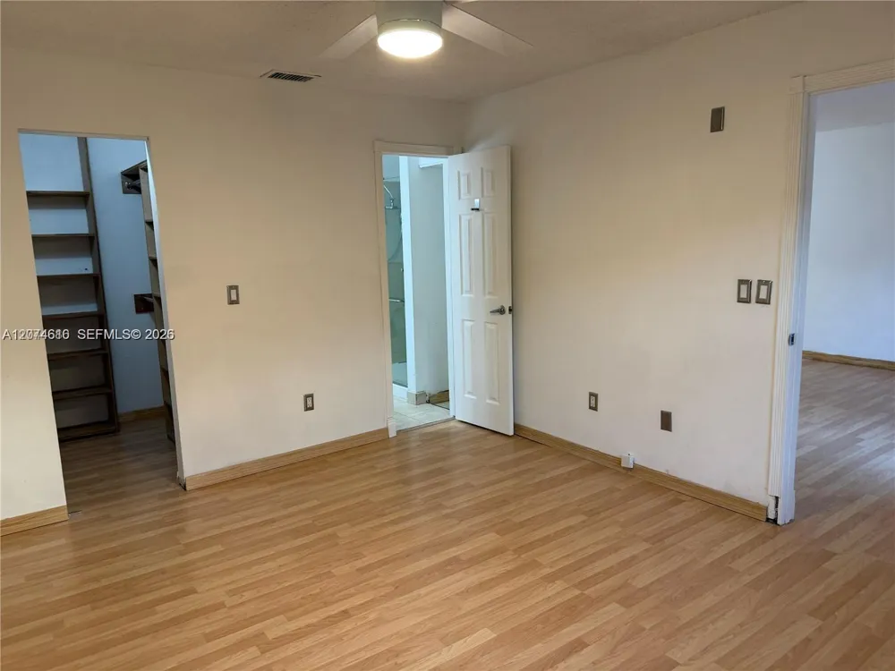 20800 NE 8th Ct #206-17 Miami, FL 33179