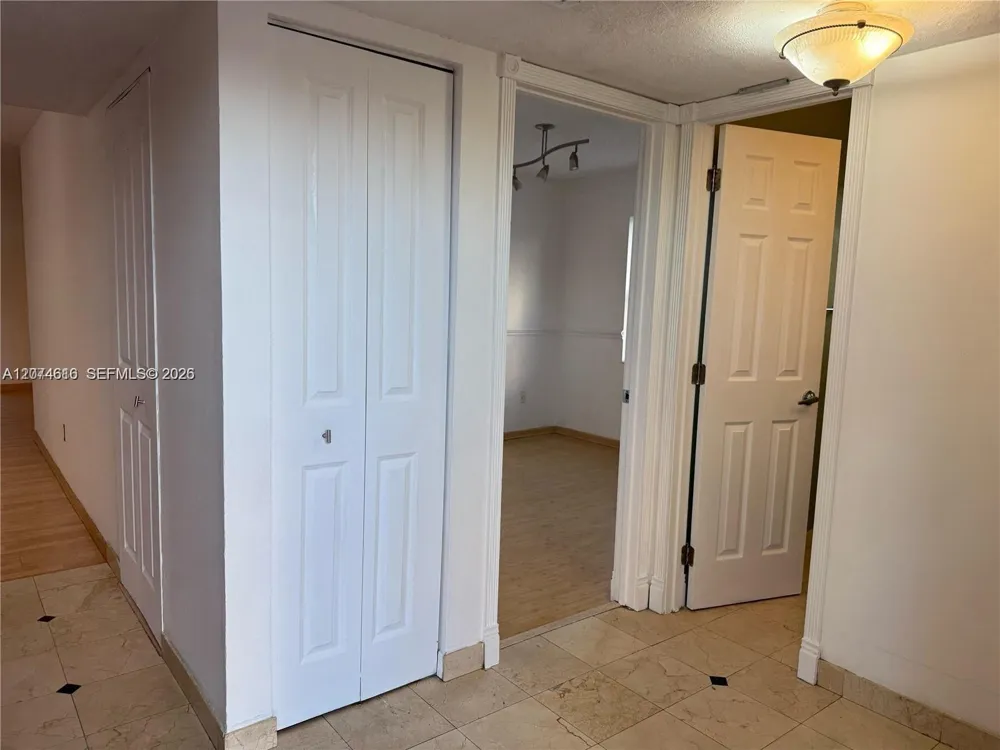 20800 NE 8th Ct #206-17 Miami, FL 33179