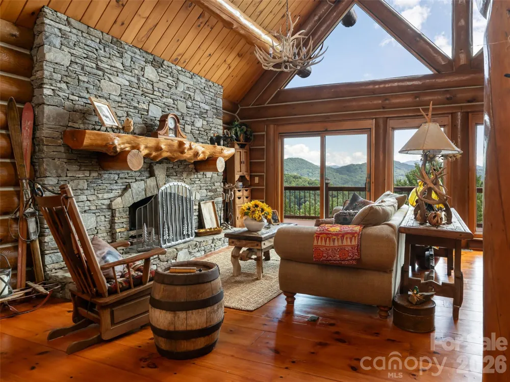 95 Splendor Ridge Waynesville, NC 28785