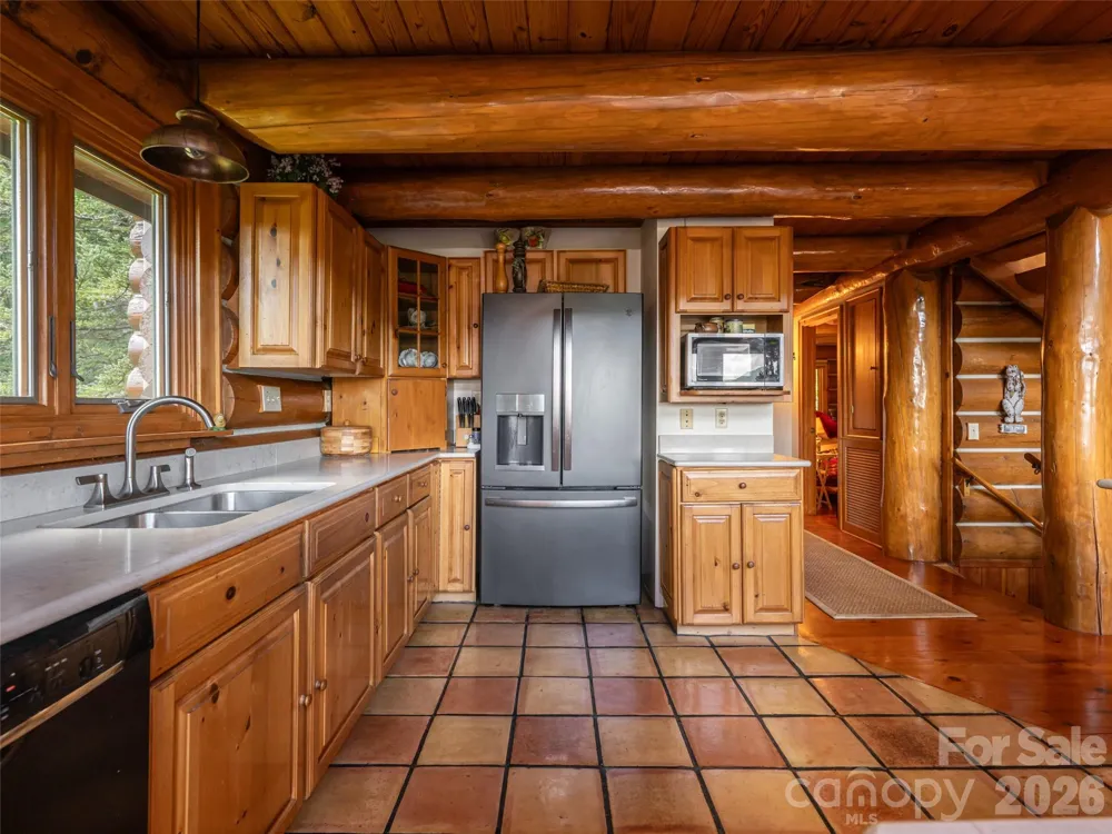 95 Splendor Ridge Waynesville, NC 28785