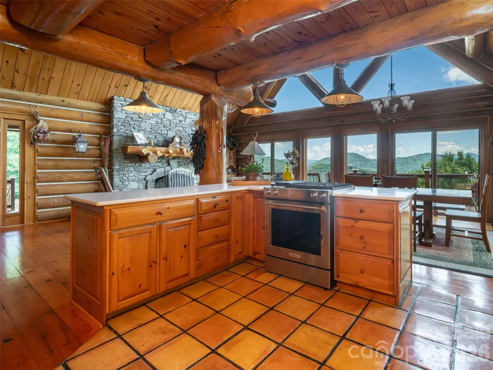 95 Splendor Ridge Waynesville, NC 28785