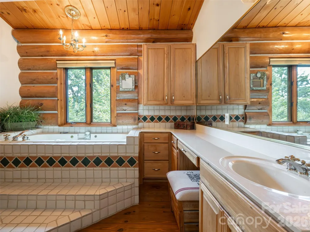 95 Splendor Ridge Waynesville, NC 28785