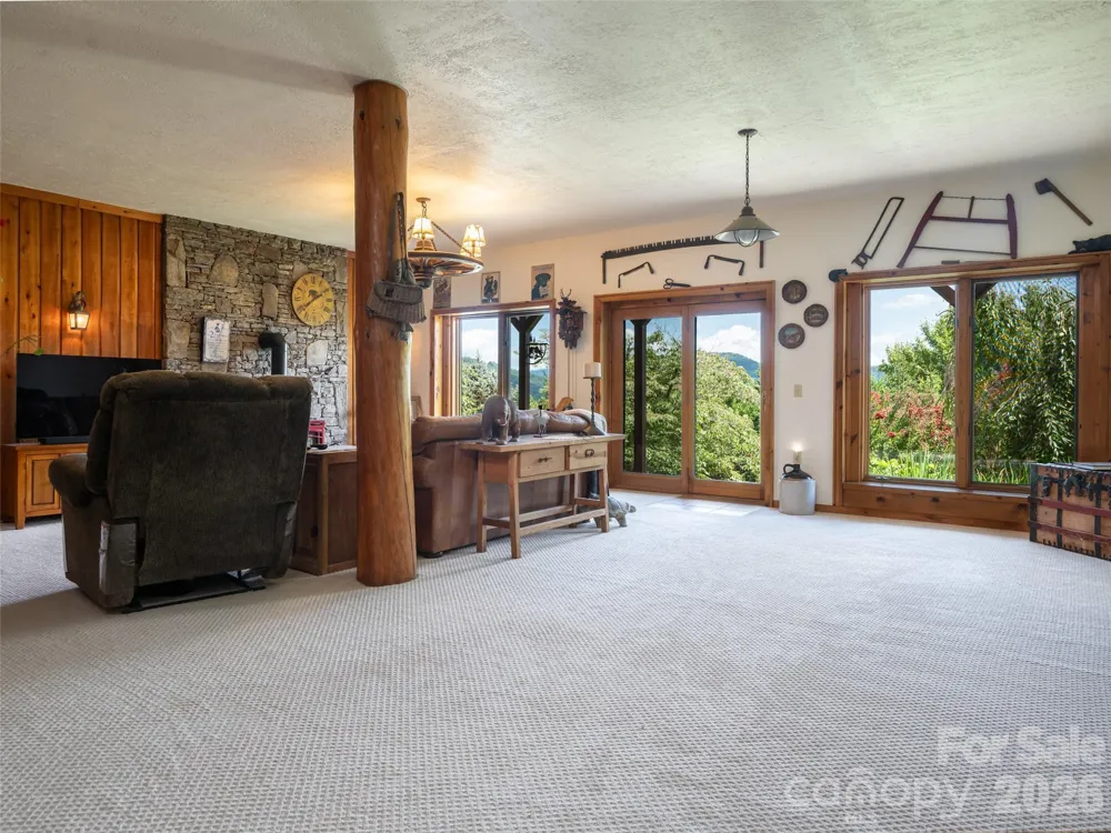 95 Splendor Ridge Waynesville, NC 28785