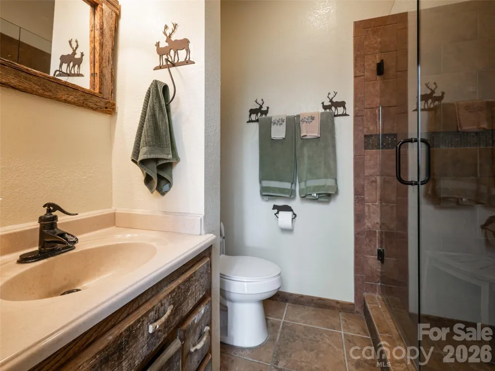 95 Splendor Ridge Waynesville, NC 28785
