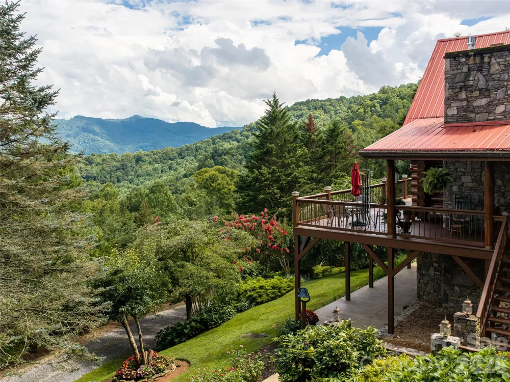 95 Splendor Ridge Waynesville, NC 28785