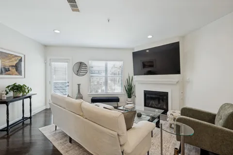 3922 GILBERT AVENUE #214