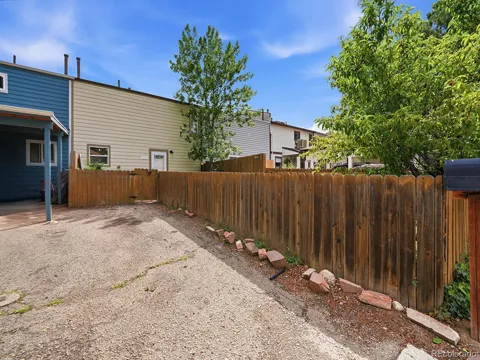 1622 Longbow Court