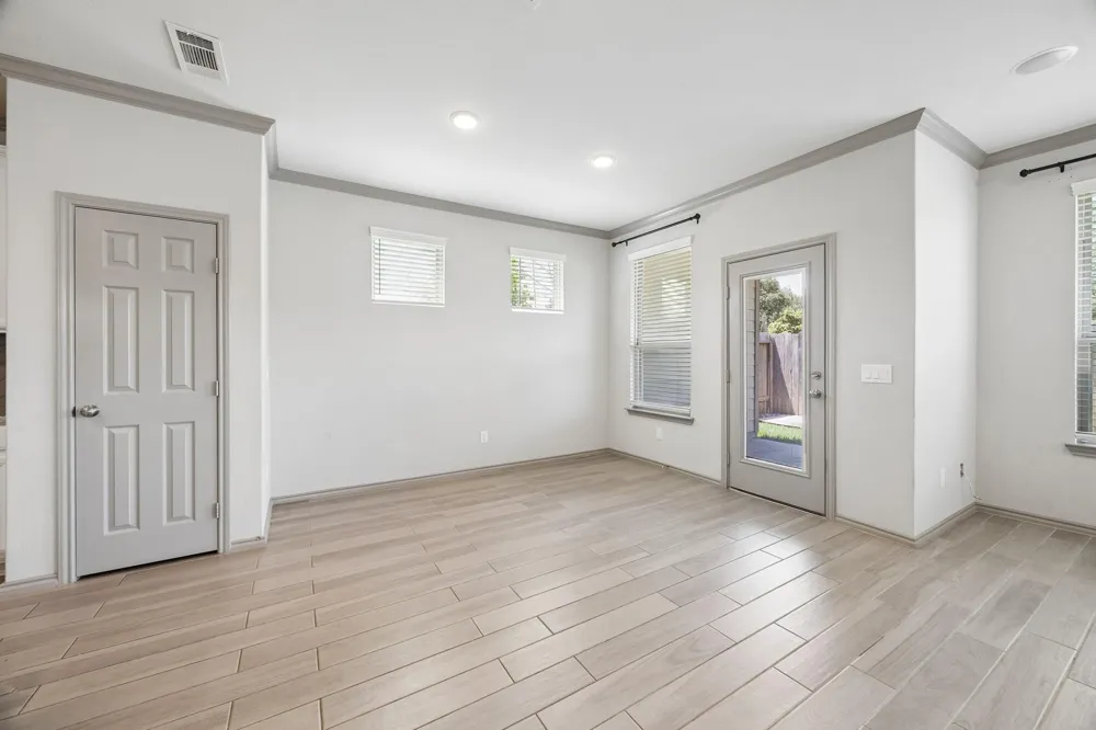 1903 Monaco Memorial Lane Houston, TX 77043