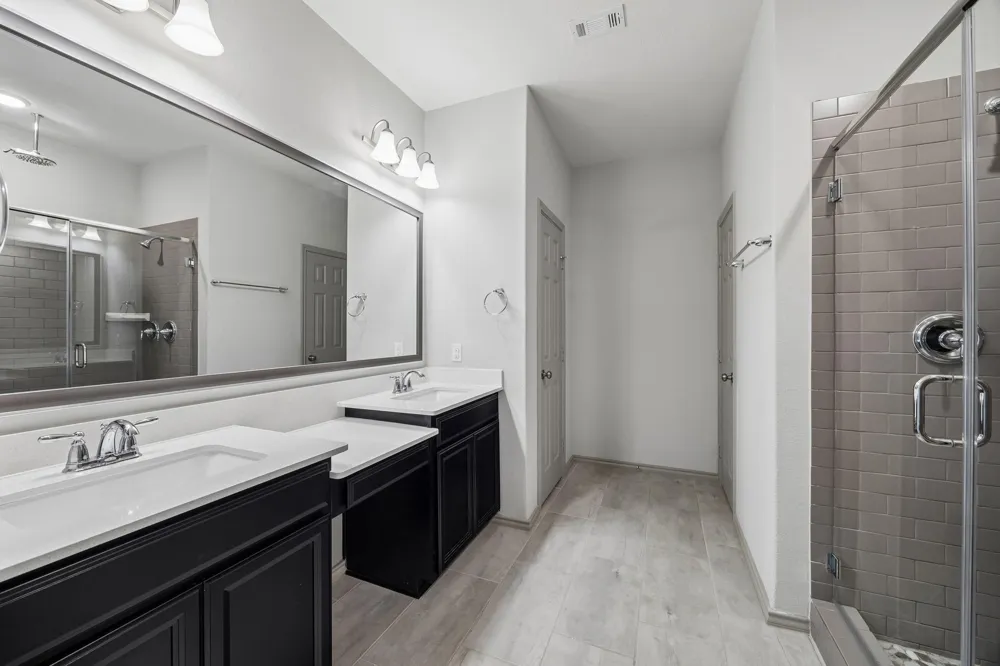 1903 Monaco Memorial Lane Houston, TX 77043