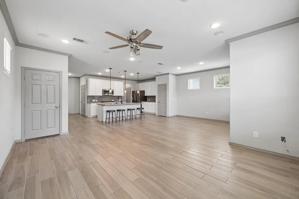 1903 Monaco Memorial Lane Houston, TX 77043