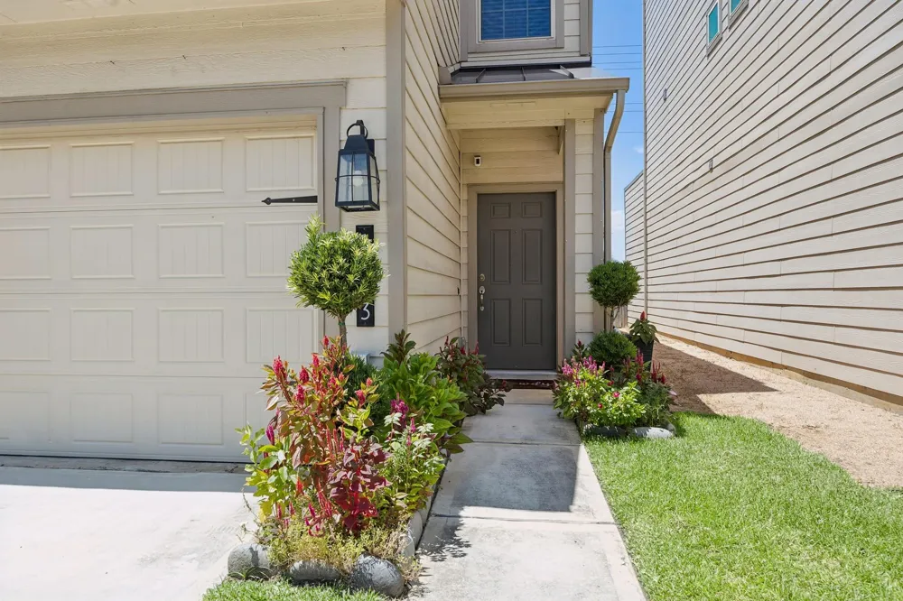 1903 Monaco Memorial Lane Houston, TX 77043