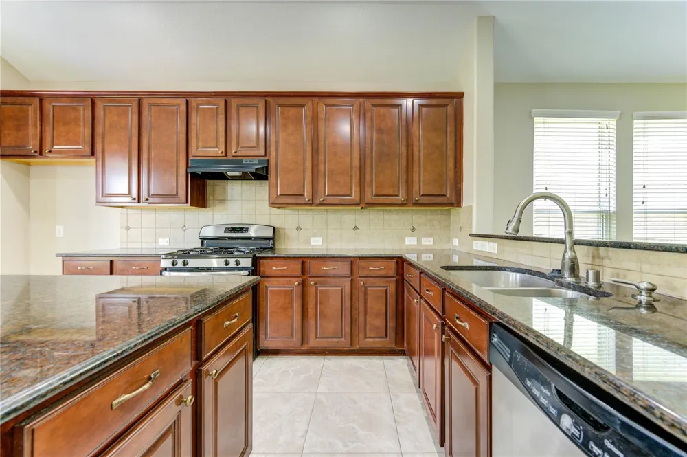 6014 Watford Bend Rosenberg, TX 77471