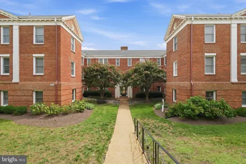 922 S WASHINGTON STREET #304