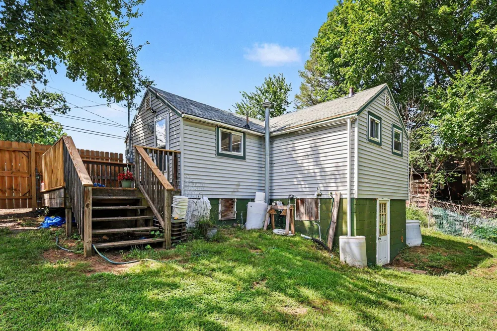 2347 Lansing Avenue Jackson, MI 49202