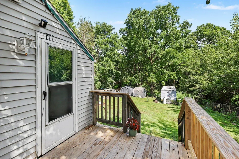 2347 Lansing Avenue Jackson, MI 49202