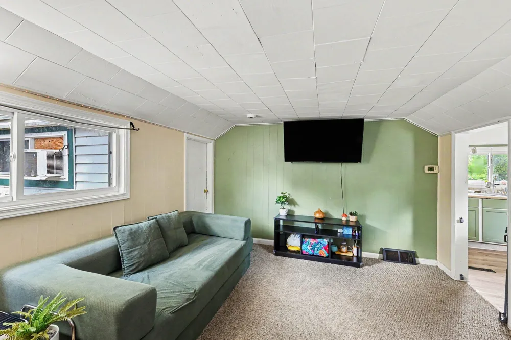 2347 Lansing Avenue Jackson, MI 49202