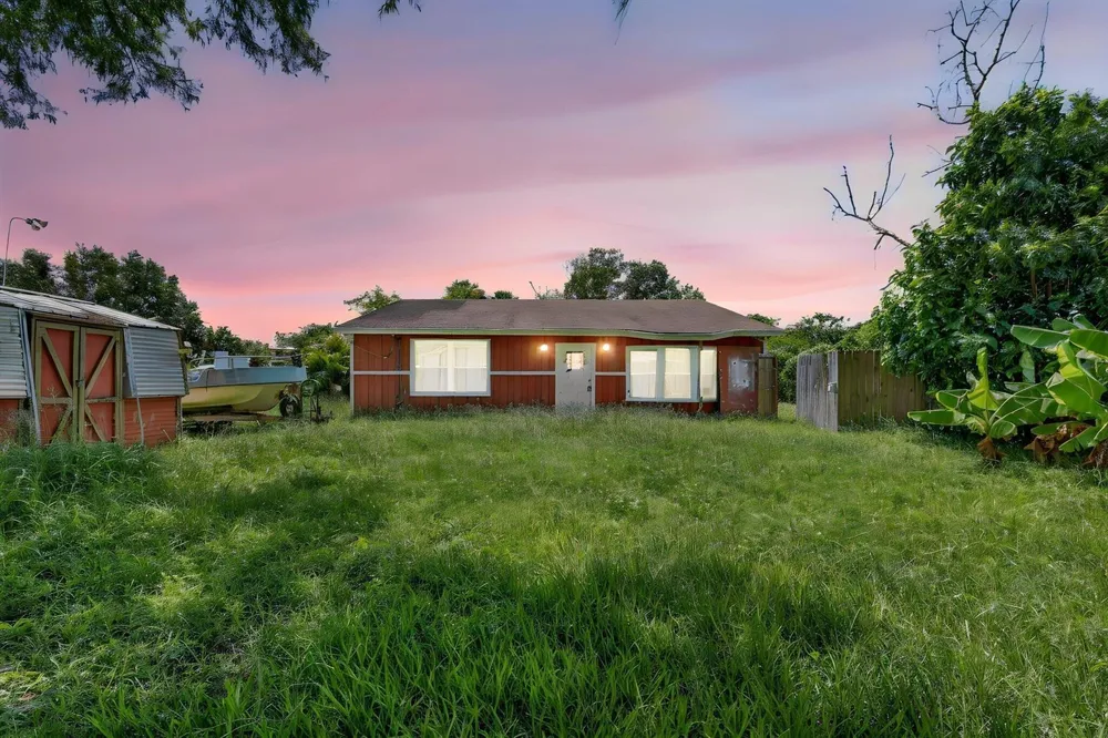 4044 SE 29th Court Okeechobee, FL 34974