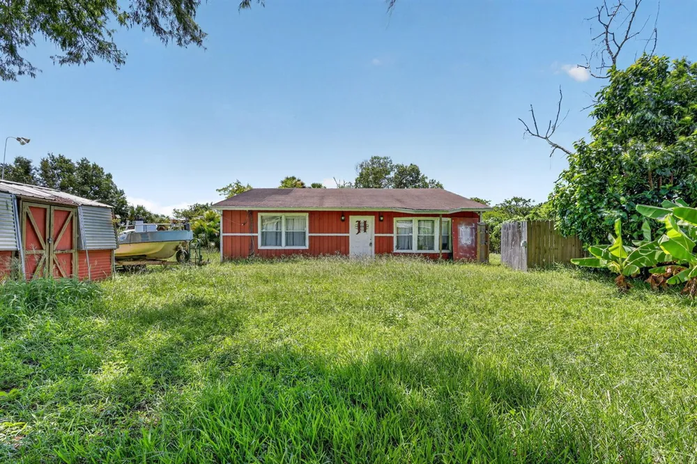 4044 SE 29th Court Okeechobee, FL 34974