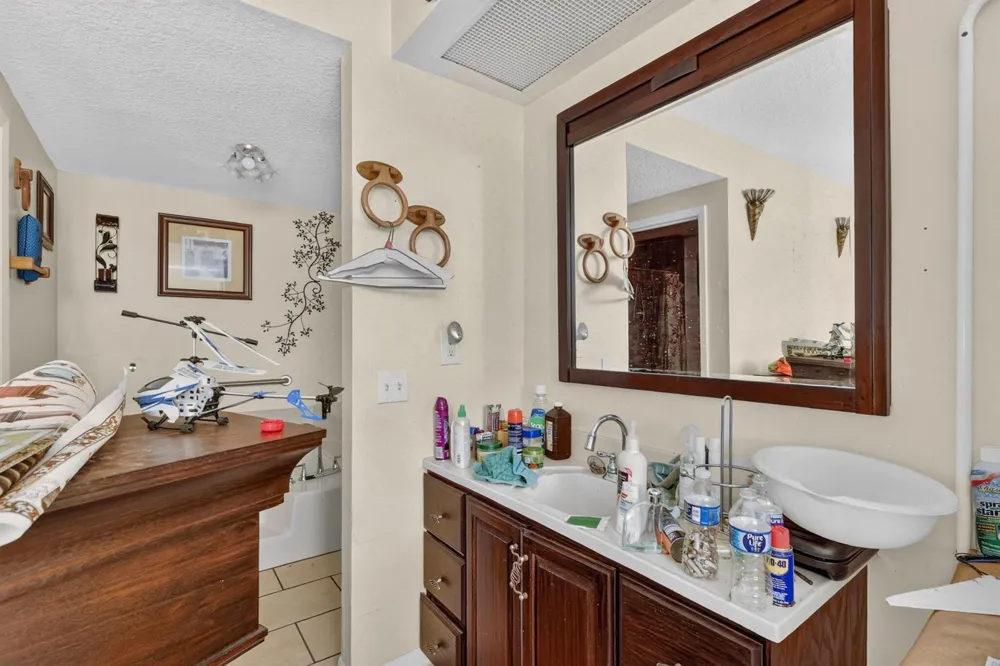 4044 SE 29th Court Okeechobee, FL 34974