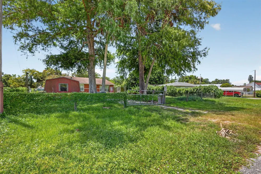 4044 SE 29th Court Okeechobee, FL 34974