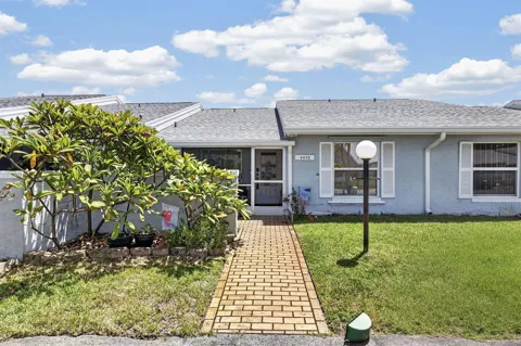 4450 LUCERNE VILLAS LANE