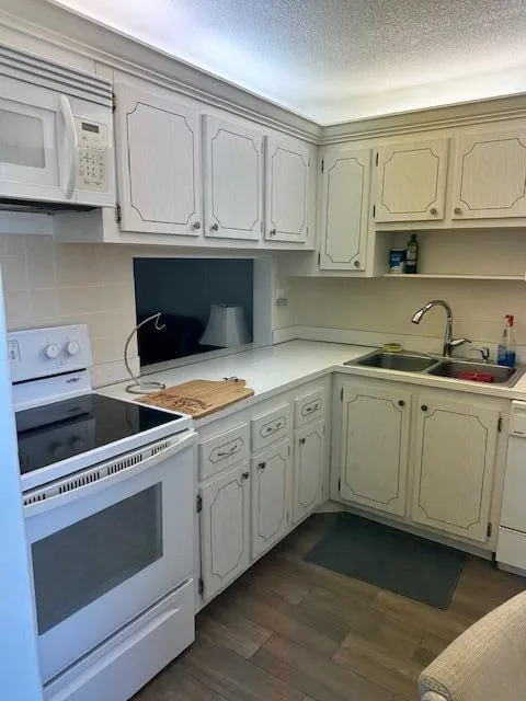 2770 S GARDEN DRIVE S #208 Lake Worth, FL 33461