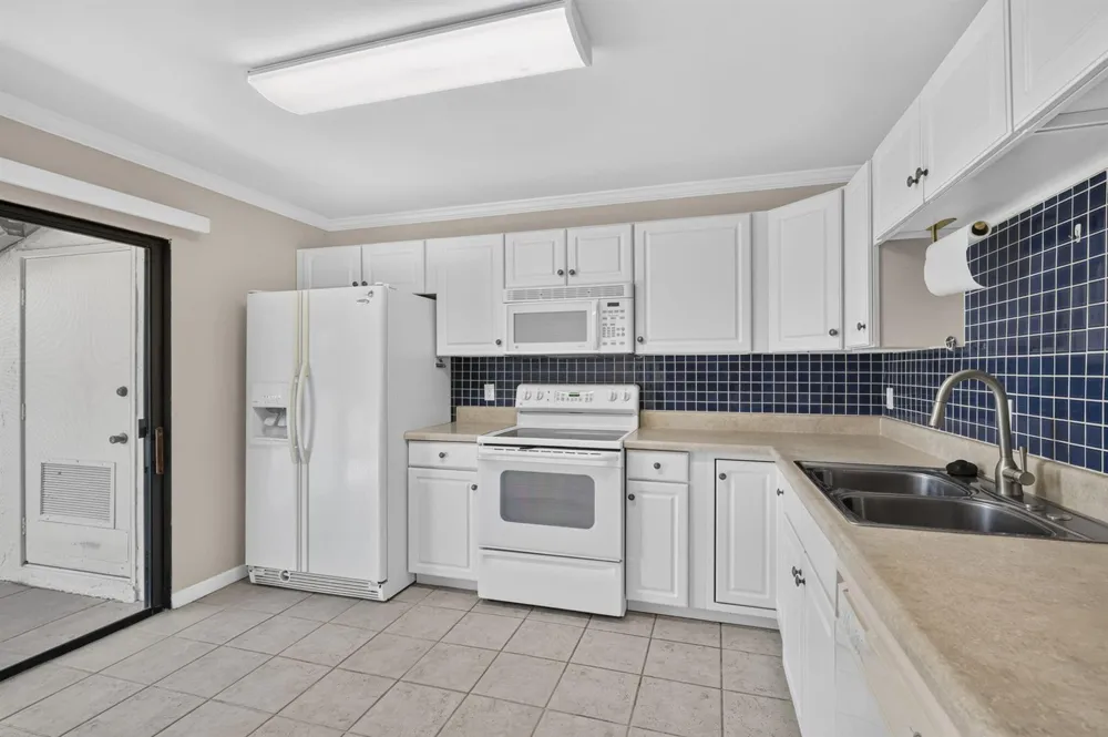 184 MASTIC TREE COURT Royal Palm Beach, FL 33411