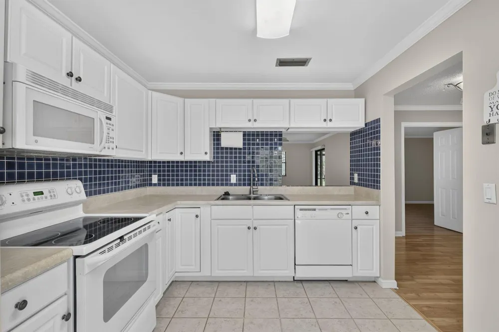184 MASTIC TREE COURT Royal Palm Beach, FL 33411