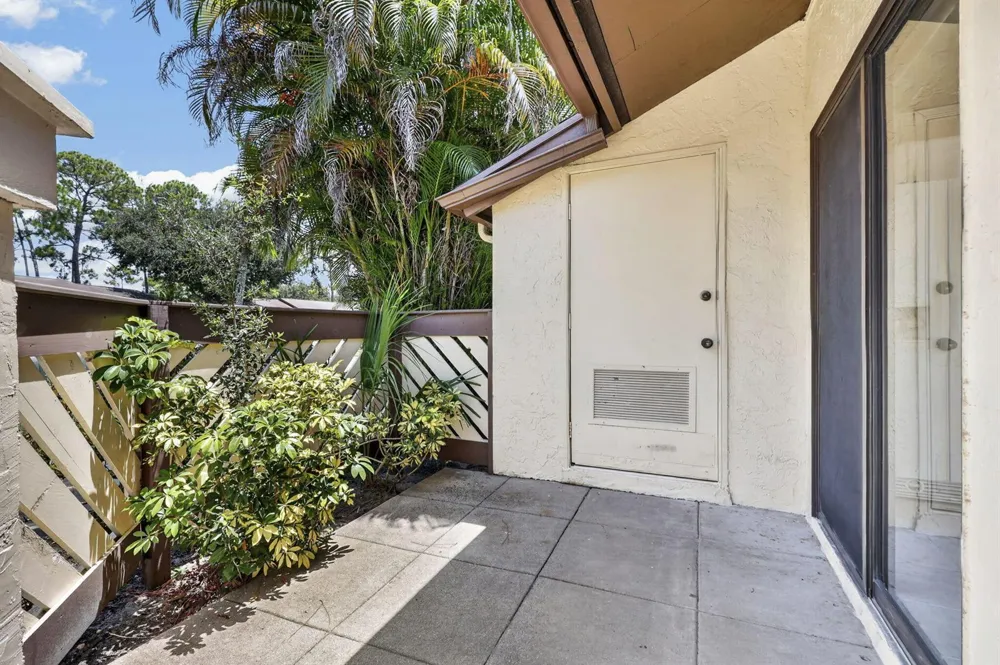 184 MASTIC TREE COURT Royal Palm Beach, FL 33411