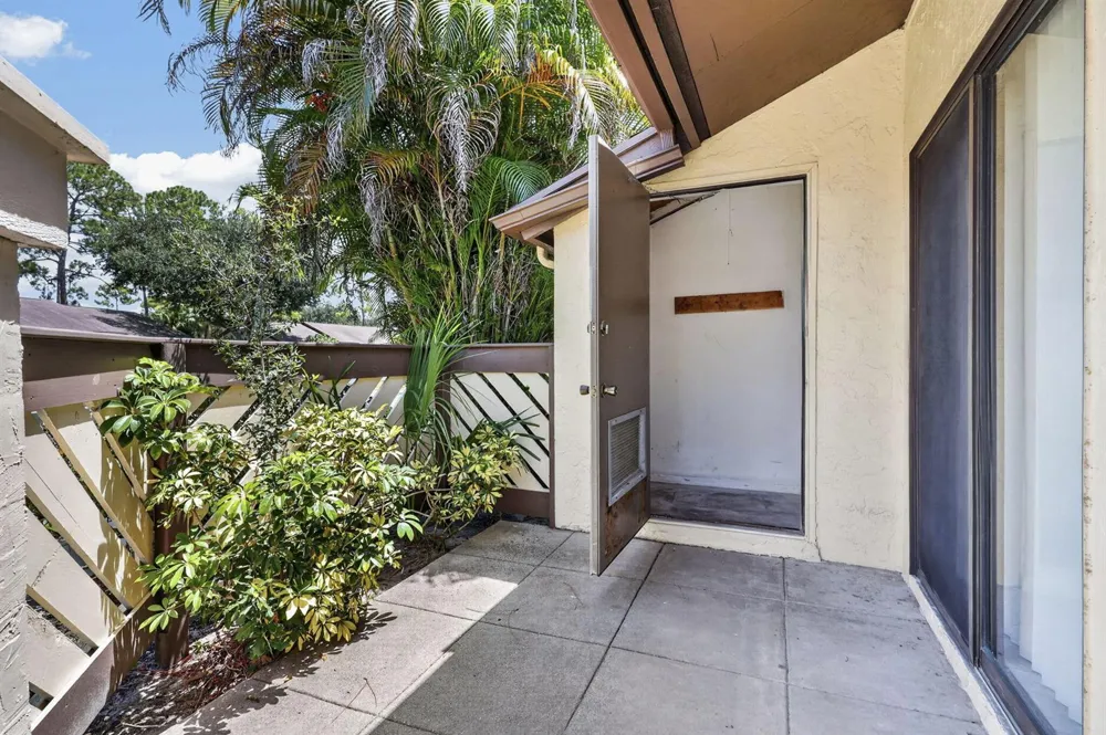 184 MASTIC TREE COURT Royal Palm Beach, FL 33411