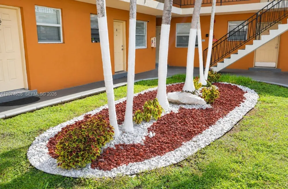 1235 W 66th St #11 Hialeah, FL 33012