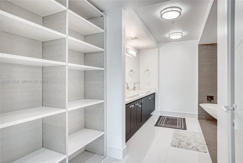 330 Sunny Isles Blvd #5-906 Sunny Isles Beach, FL 33160