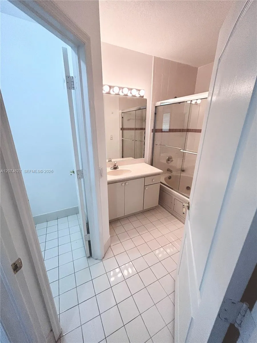 4356 NW 116th Ave #4356 Doral, FL 33178