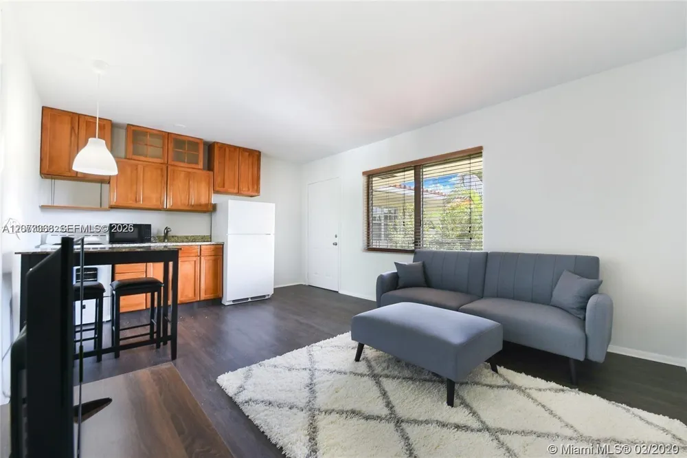 345 Michigan Ave #17 Miami Beach, FL 33139